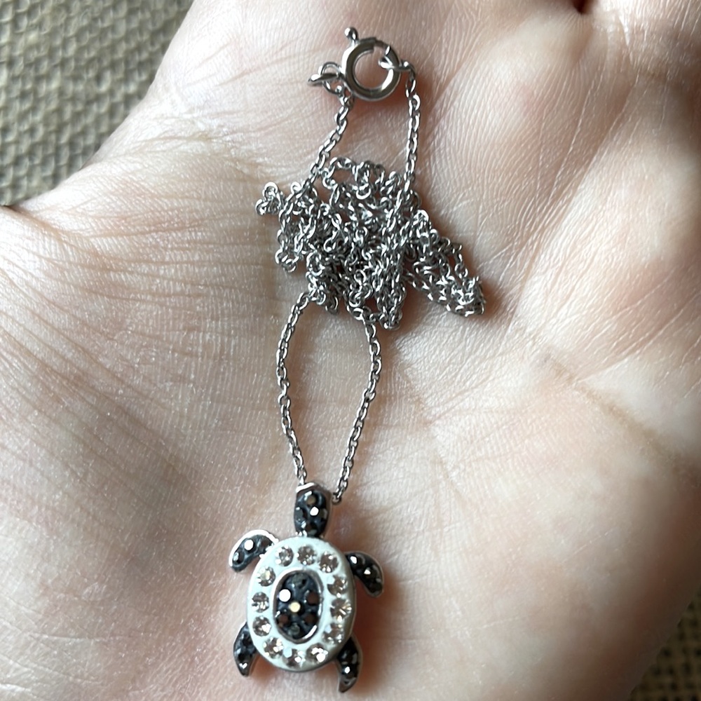 Necklace silver tone